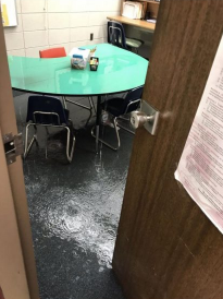 A flooded room in the elementary 