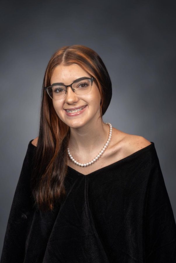 The senior formal photo of Lauren Coudriet, Class of 2023.